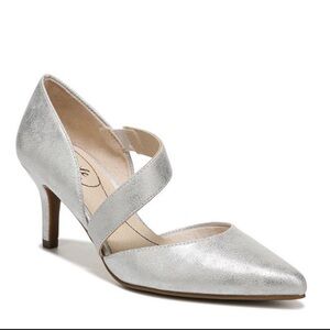 LIFE-STRIDE Pumps 11W